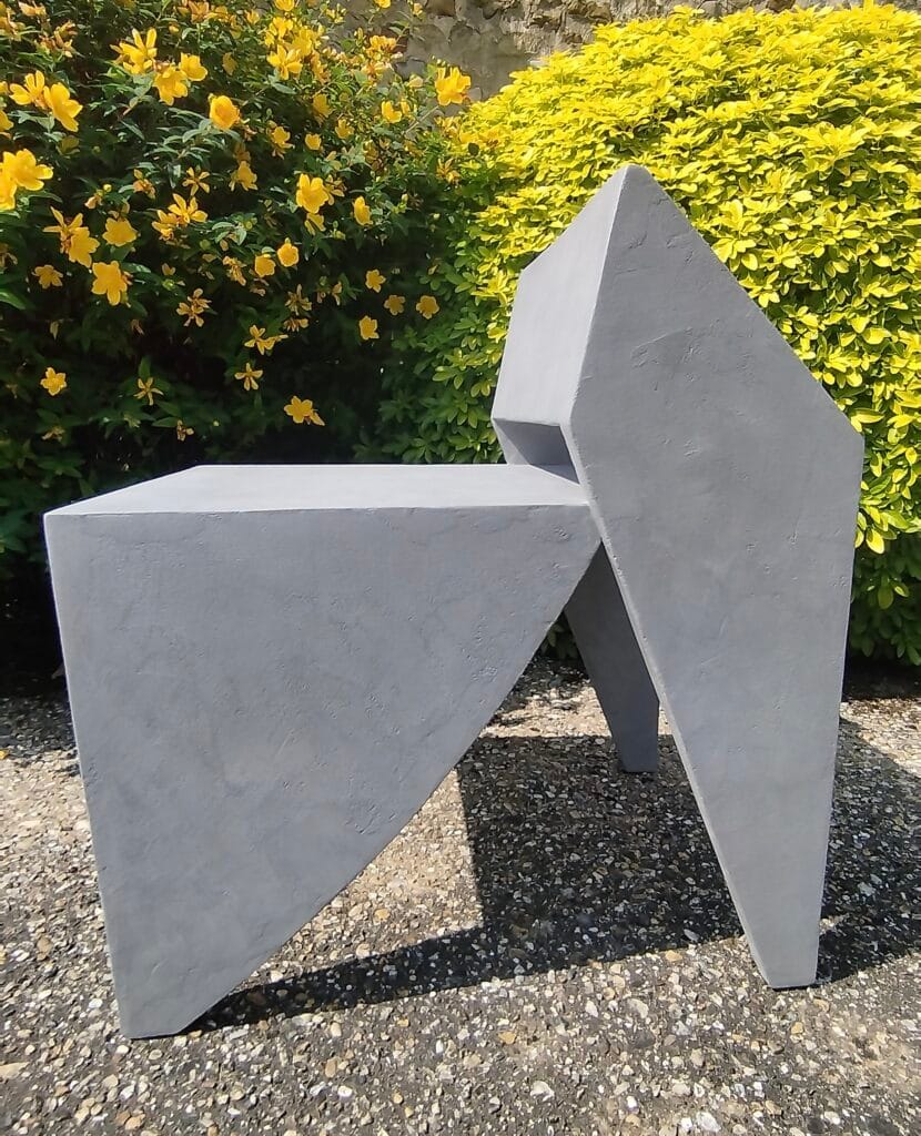 Mobilier référence paris Mathieu houlbert fauteuil origami en béton ciré